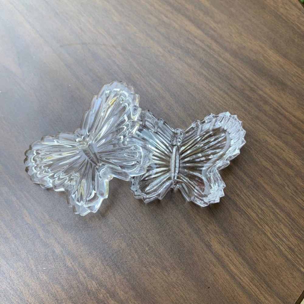 Butterfly trinket box